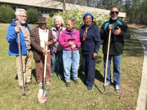 Cover photo for New Master Gardener Volunteer Class Begins August 22